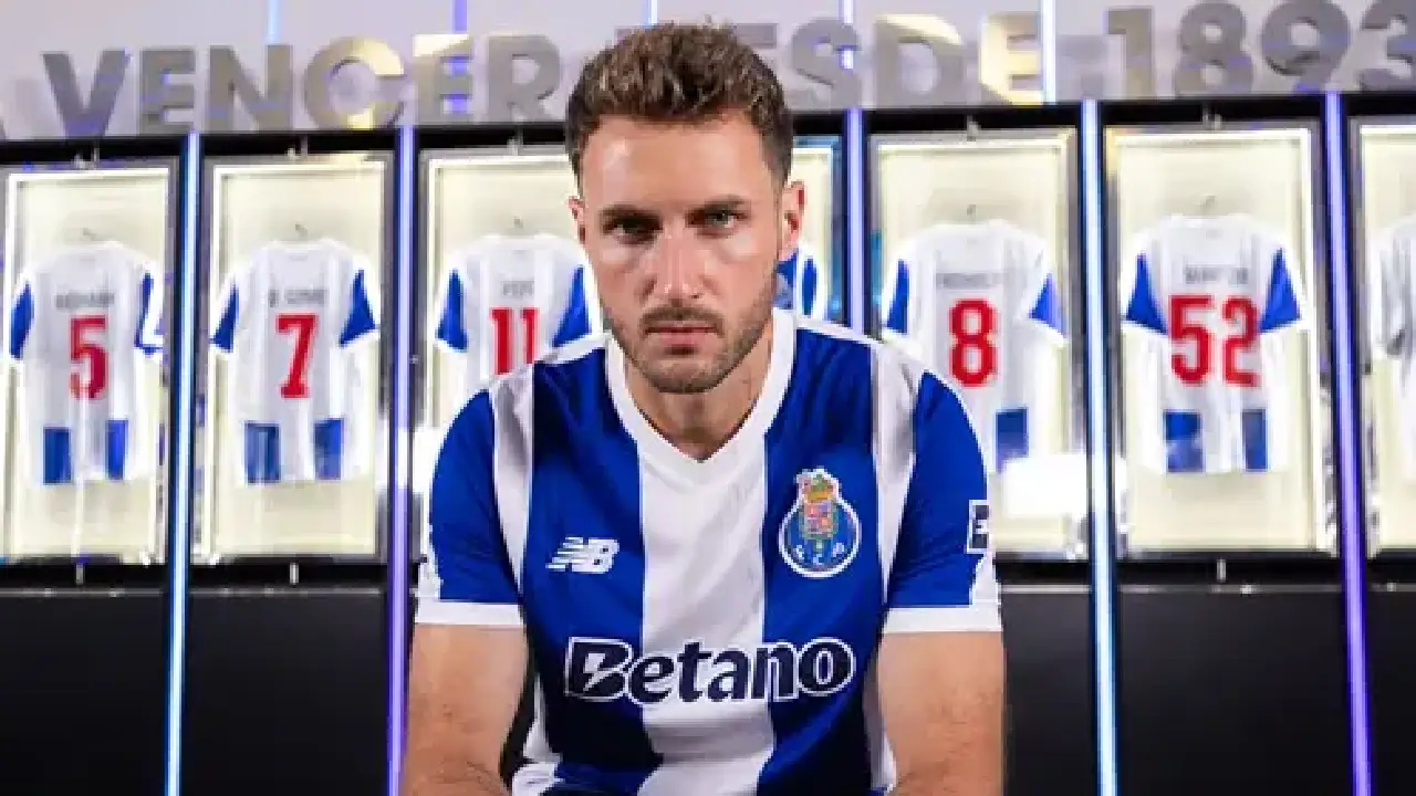 Nuevo equipo de Santiago Giménez sorprende en Europa