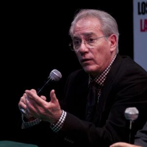 Otto Sirgo, reconocido primer actor, falleció a los 79 años tras una trayectoria de más de cinco décadas en la televisión, el cine y el teatro.