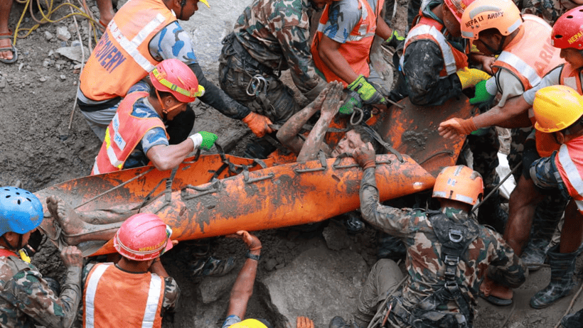 Otro trabajador también fue encontrado con vida