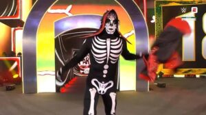 La Parka retuvo el Campeonato Latinoamericano de AAA tras imponerse ante Mr. Iguana y Laredo Kid en una intensa batalla durante la Triplemanía 34 primera noche.