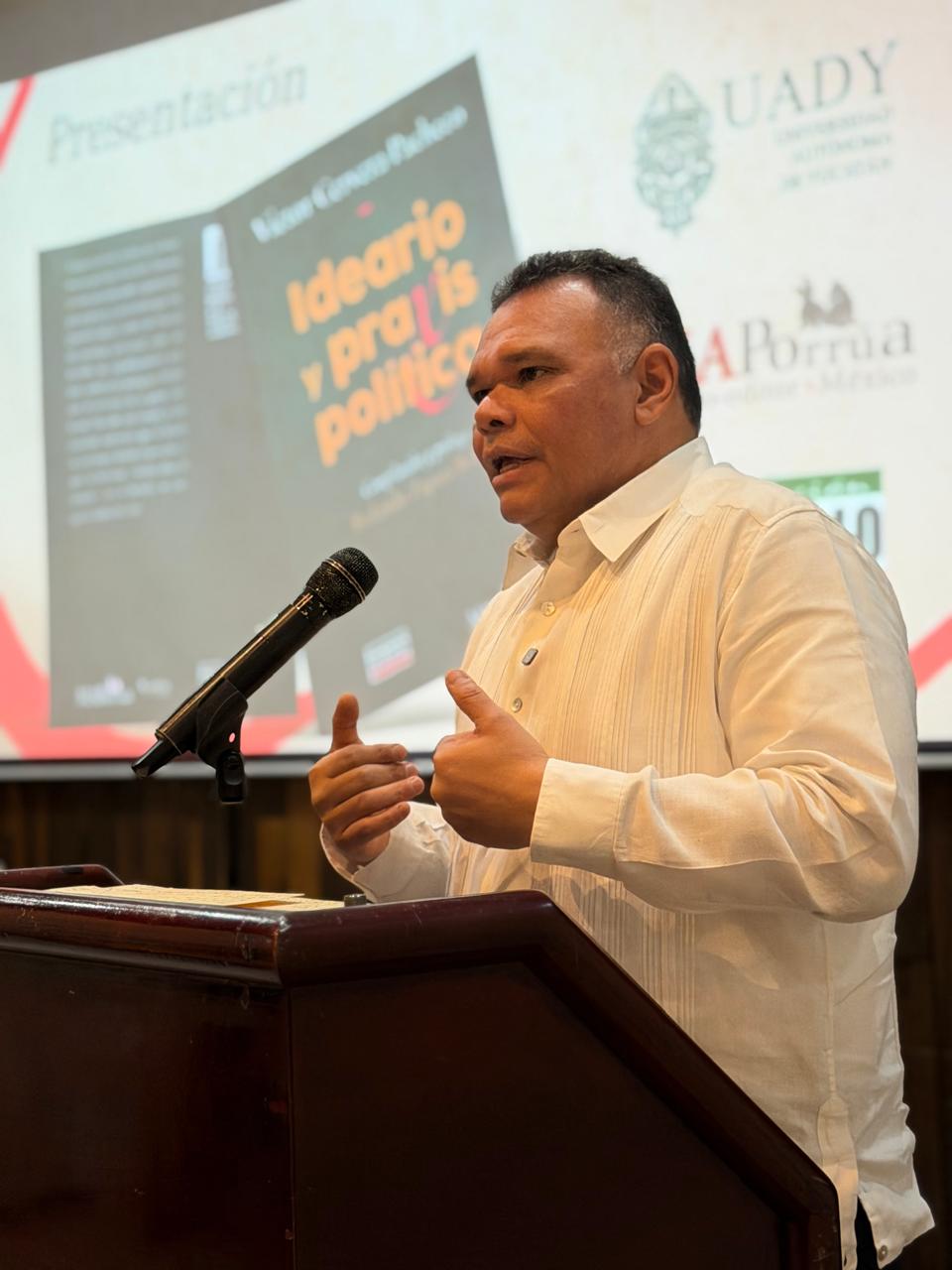 Recuperan pensamiento político de Víctor Cervera Pacheco en libro compilado por Rolando Zapata Bello
