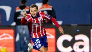 Sebastien Salles-Lamonge fue protagonista ante Pumas al convertir dos penales que ayudaron al Atlético de San Luis a conseguir la victoria por 3-2.