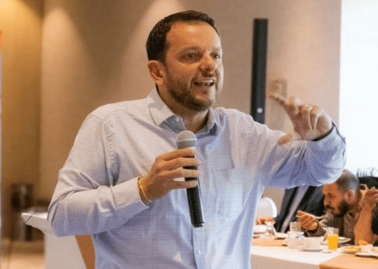 UIF bloquea cuentas de Carlos Torres