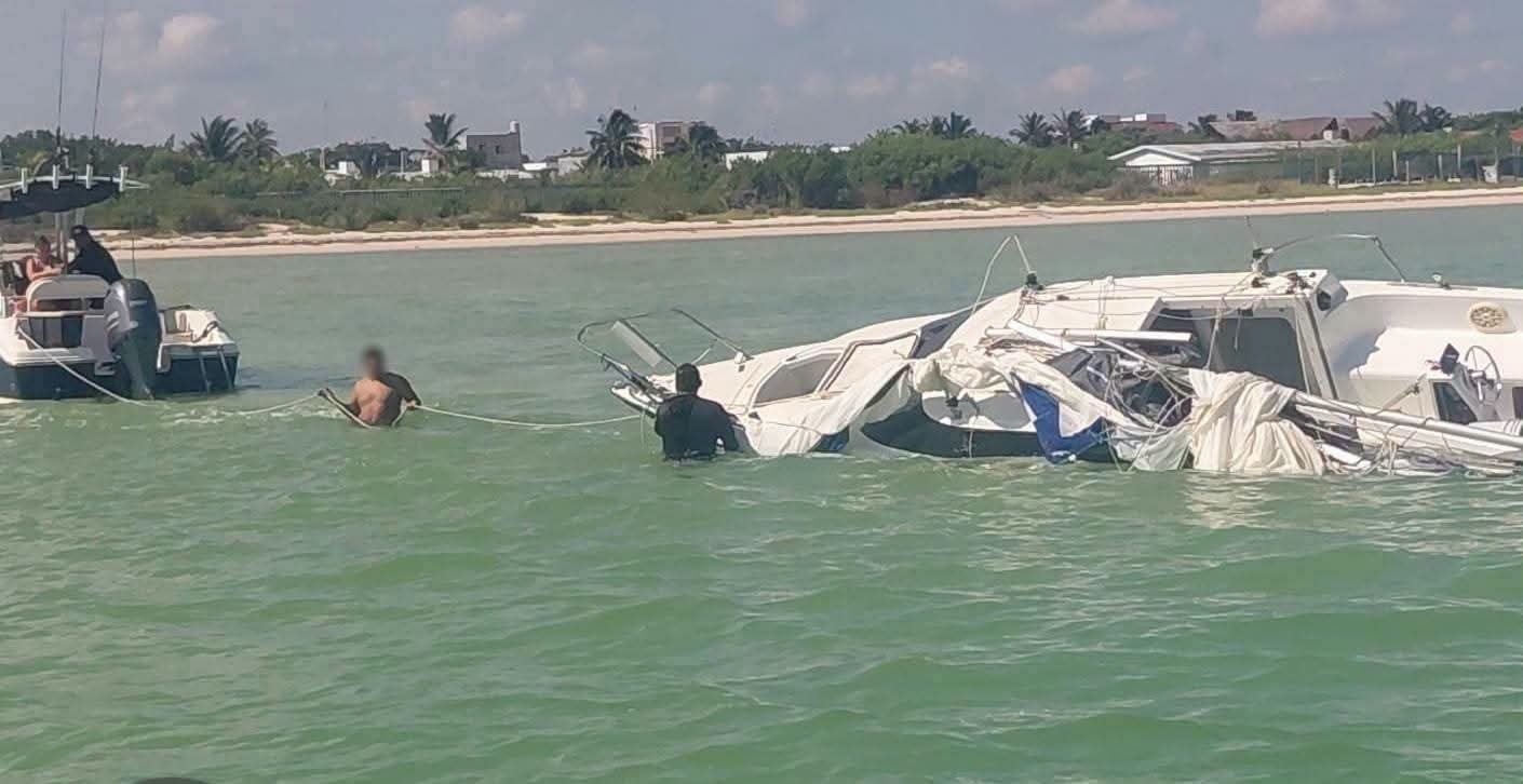 Velero se pantoquea frente a Chicxulub y Marina moviliza operativo