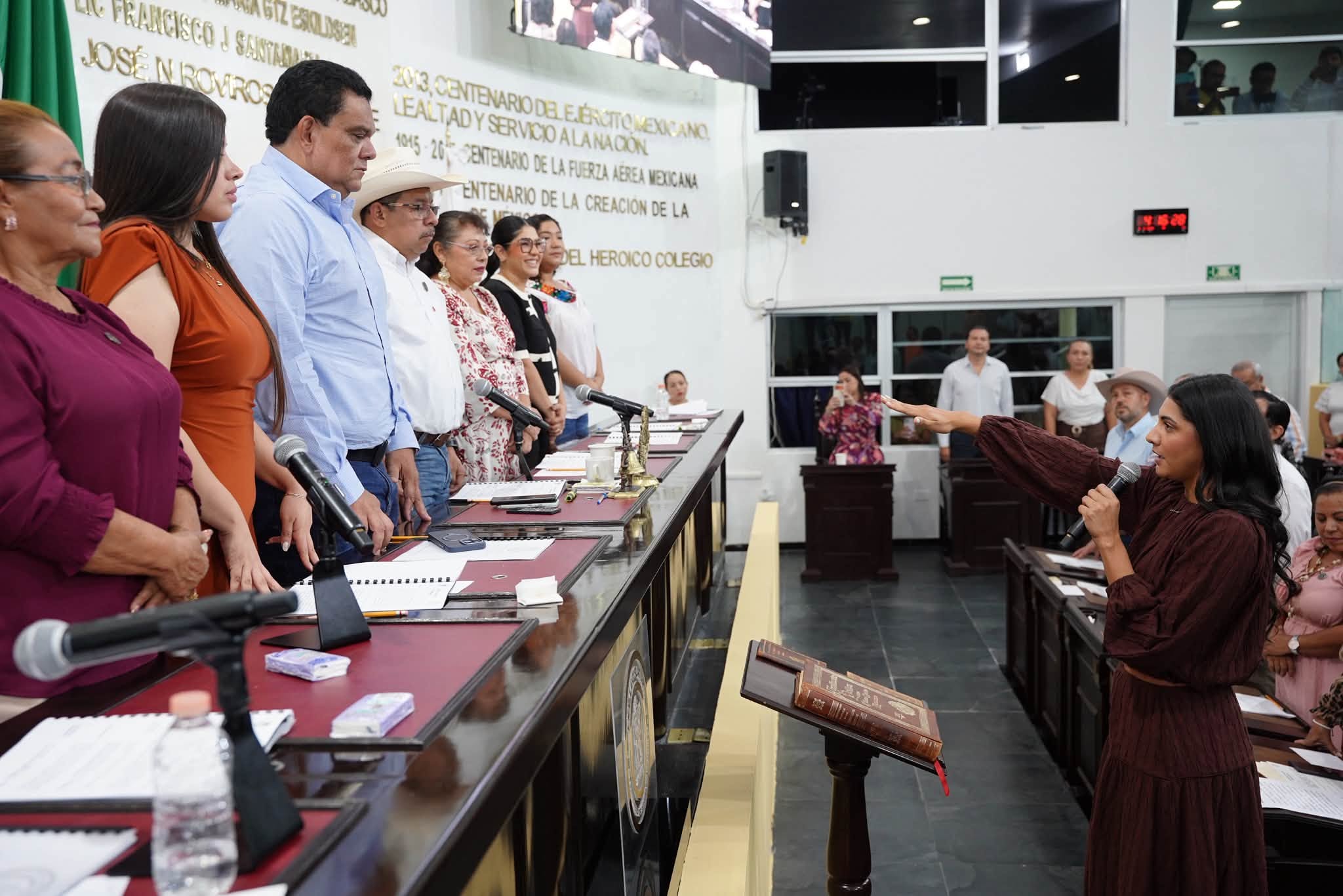 Vélez Lanz llama al diálogo y al trabajo institucional
