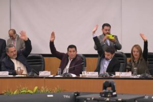 El diputado federal por el Distrito 3 de Mérida, Oscar Brito, impulsa una propuesta de reforma constitucional para reconocer explícitamente la movilidad social como un derecho humano