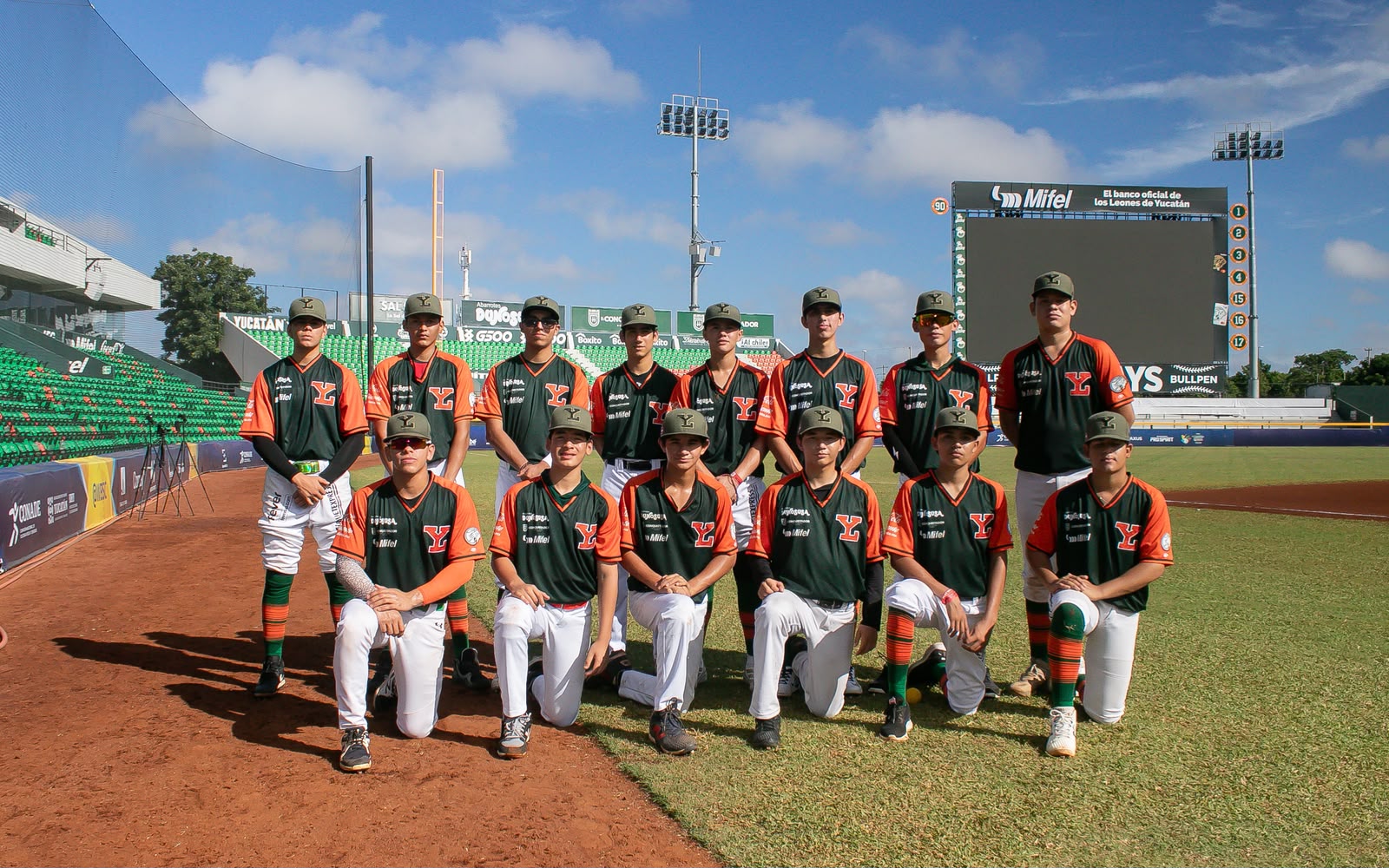 ¡Ojos de Grandes Ligas! 16 prospectos de Leones dejan todo en el Showcase