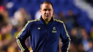 André Jardine, director técnico del Club América, hizo historia al conquistar el tricampeonato de Liga MX con los títulos del Apertura 2023, Clausura 2024 y Apertura 2024, consolidando una de las etapas más exitosas de las Águilas en sus 110 años de historia.
