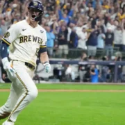 A un triunfo de hacer historia Brewers toma amplia ventaja ante Rays