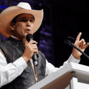 Bobby Pulido aventaja a republicana en Texas