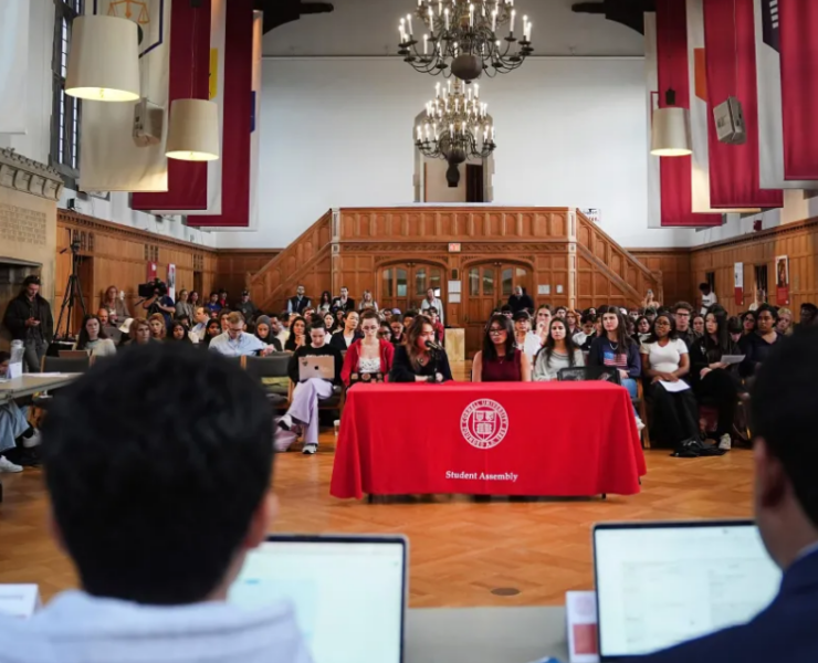 Universidad de Cornell investiga sus fraternidades por presunto abuso