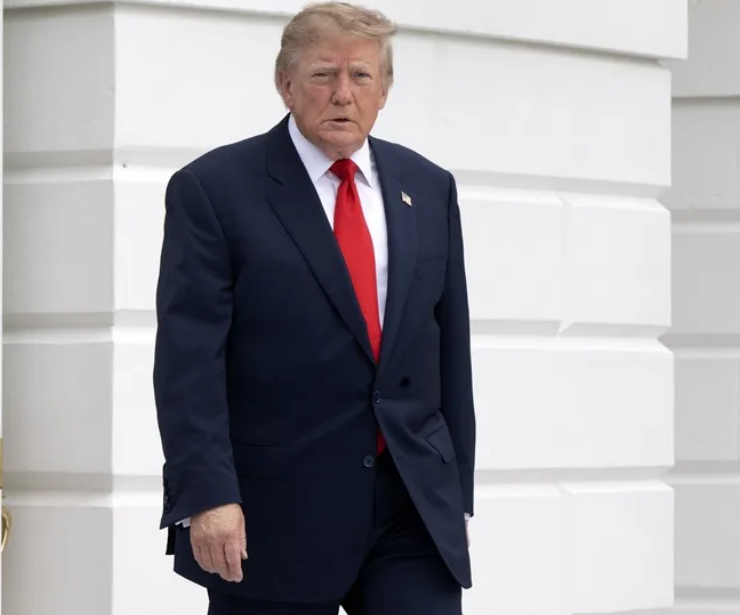 Trump sugiere rebautizar el Atlántico o el Pacífico como "océano Trump"