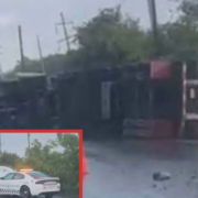 ¡Tráiler vuelca de madrugada en Campeche y sorprende!