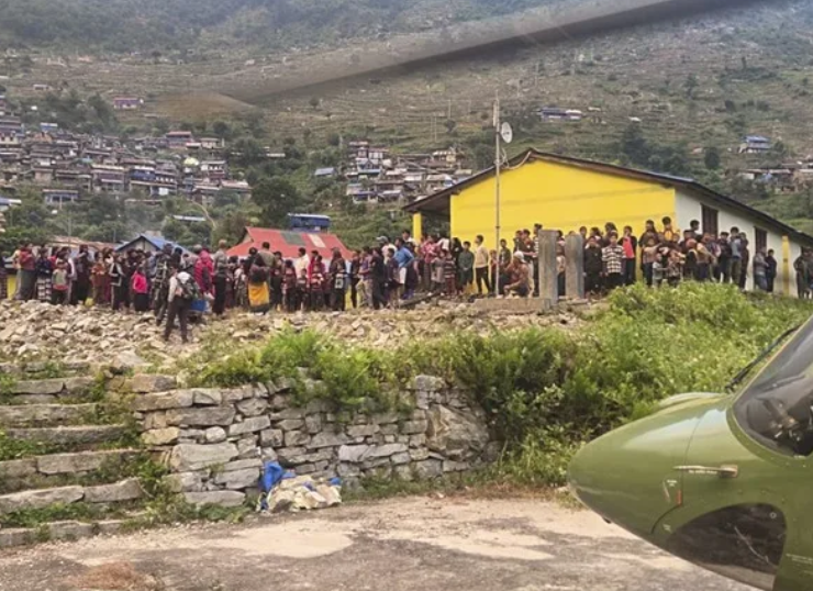 Ejército nepalí rescata a más de 320 personas atrapadas