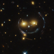 Telescopio Hubble capta una "sonrisa" cósmica