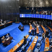 Brasil aprueba semana laboral de cinco días