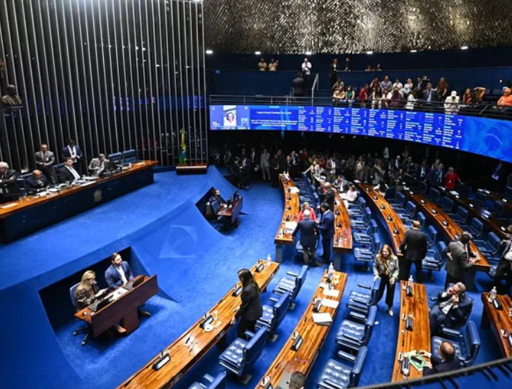 Brasil aprueba semana laboral de cinco días
