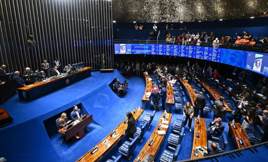 Brasil aprueba semana laboral de cinco días