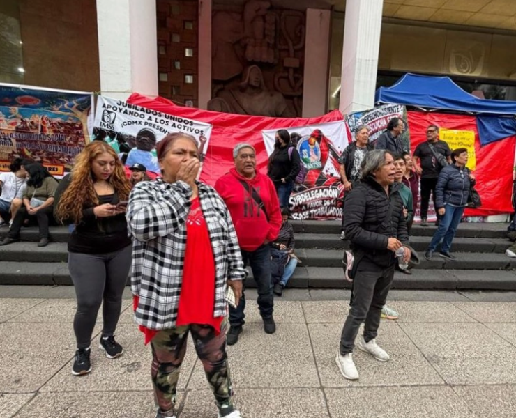Trabajadores del IMSS realizan cierres intermitentes sobre Reforma