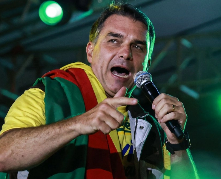 Flávio Bolsonaro hace promesa en caso de ganar las elecciones de Brasil