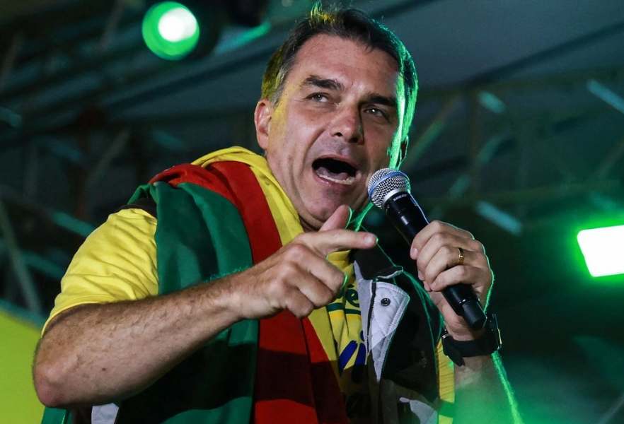 Flávio Bolsonaro hace promesa en caso de ganar las elecciones de Brasil