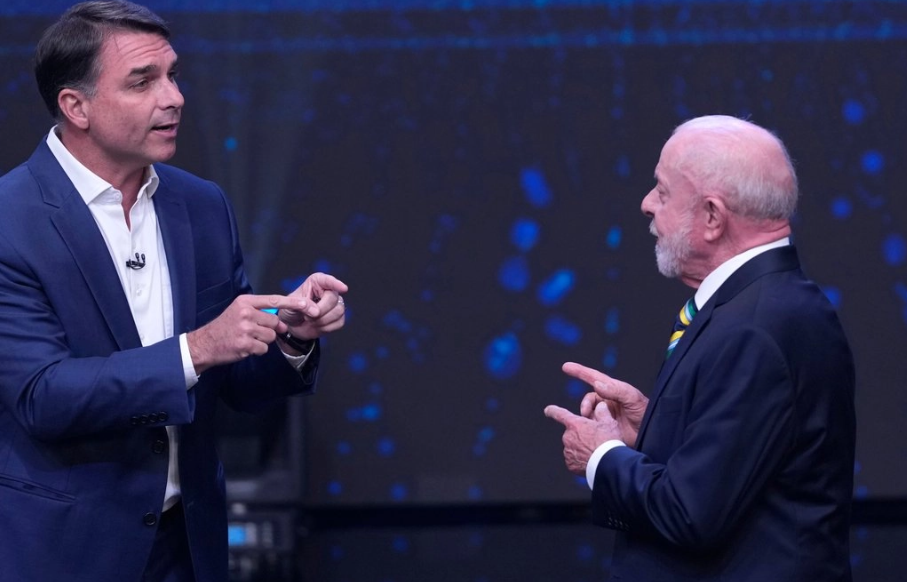 Lula acusa a Bolsonaro de traición a la patria durante debate por la presidencia