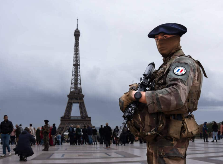 Francia militarizará sus calles ante el aumento de protestas