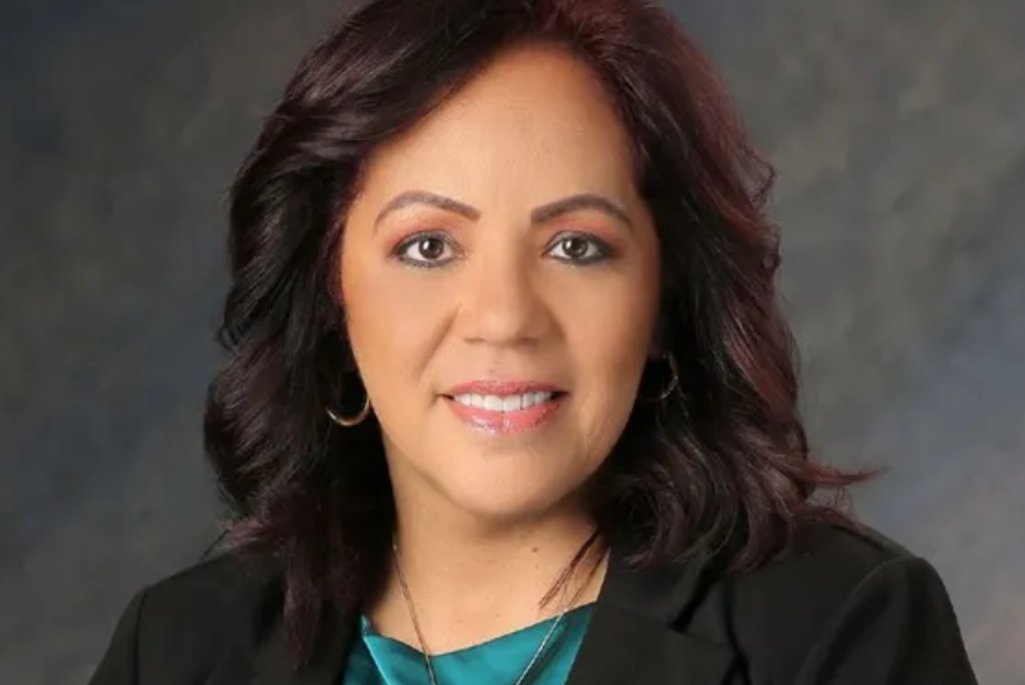 Detienen a Jackie Espinosa, alcaldesa de Kissimmee, Estados Unidos