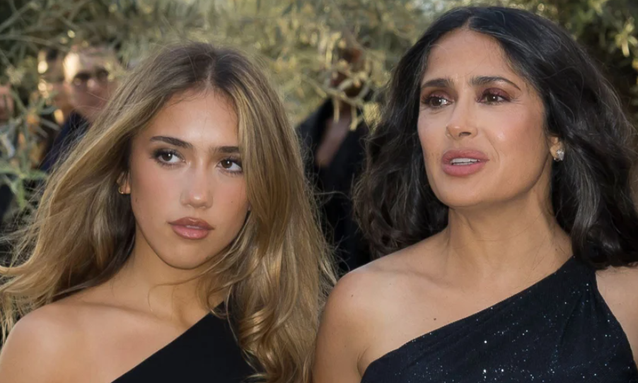Salma Hayek presume a su hija durante sesión de fotos