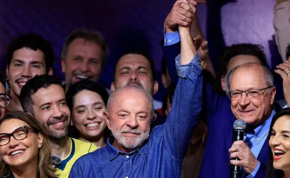 Lula gana las elecciones de Brasil con una remontada histórica