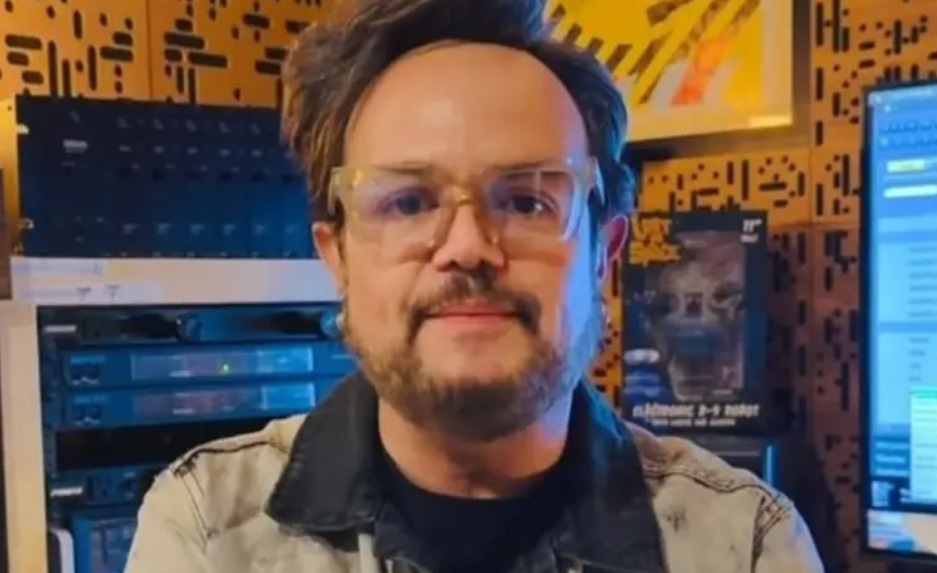 Aleks Syntek revela por qué querían internarlo en una clínica