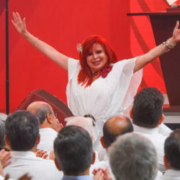 ¡Layda Sansores llama cobardes a estudiantes y estalla!