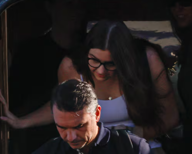 Bolsonaro aterriza en Miami tras huir de Brasil