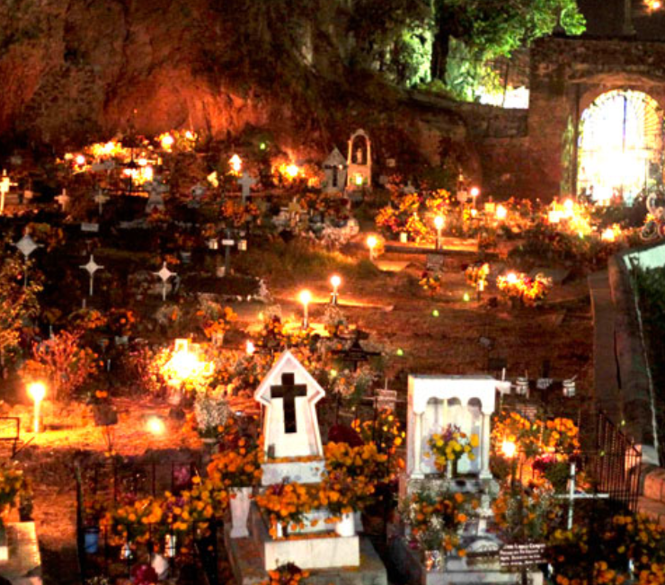 Michoacán suspende acceso de turistas al panteón de Janitzio