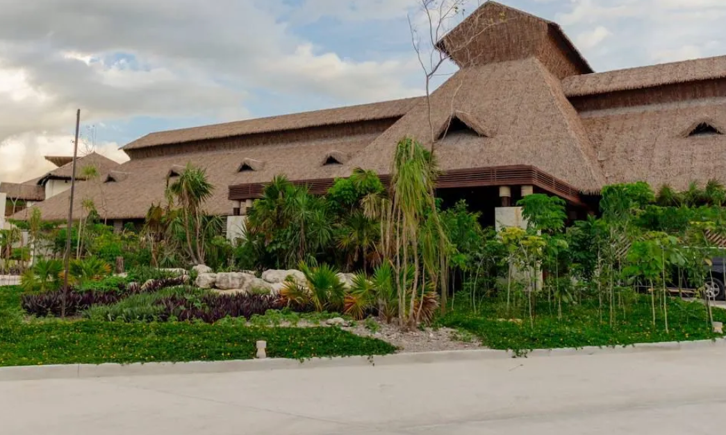 Comunidades mayas cuestionan el modelo turístico