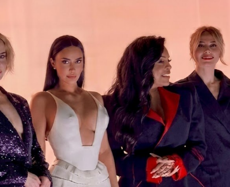 Abuchean a Martha Debayle por foto con Kim Kardashian
