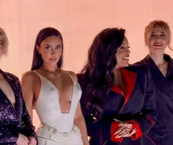 Abuchean a Martha Debayle por foto con Kim Kardashian