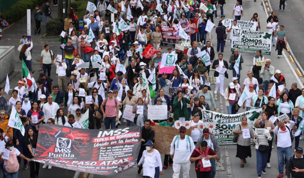 ¿Por qué protestan los trabajadores del IMSS?