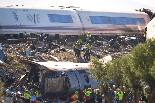 Choque de dos trenes de alta velocidad en España