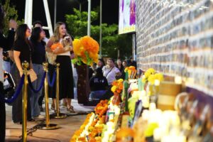 El Pixán Peek reunió a más de 3 mil personas en Ciudad Caucel durante el Festival de las Ánimas, en una emotiva actividad dedicada a recordar y honrar a los animales de compañía que dejaron huella en la vida de sus familias.