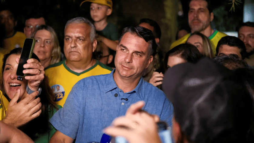 Flávio Bolsonaro capitaliza el respaldo del bolsonarismo