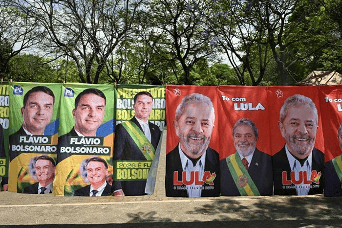 Flávio Bolsonaro supera a Lula