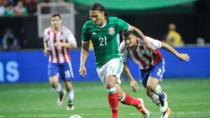 El exfutbolista Carlos “Gullit” Peña, mundialista con México en Brasil 2014, busca incursionar en la política a través de Morena, con la mira puesta en la alcaldía de León, Guanajuato, para las elecciones de 2027.
