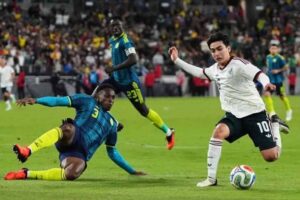 México vs. Estados Unidos será una nueva prueba para Rafa Márquez, quien deberá definir su alineación y esperar la evolución de Gilberto Mora antes del encuentro.
