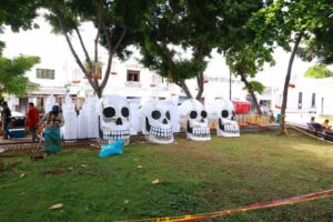 El Encendido de Ánimas Iluminadas 2026 llenará de luz y color el Parque de San Juan, con figuras gigantes inspiradas en la cultura y las tradiciones de Yucatán.