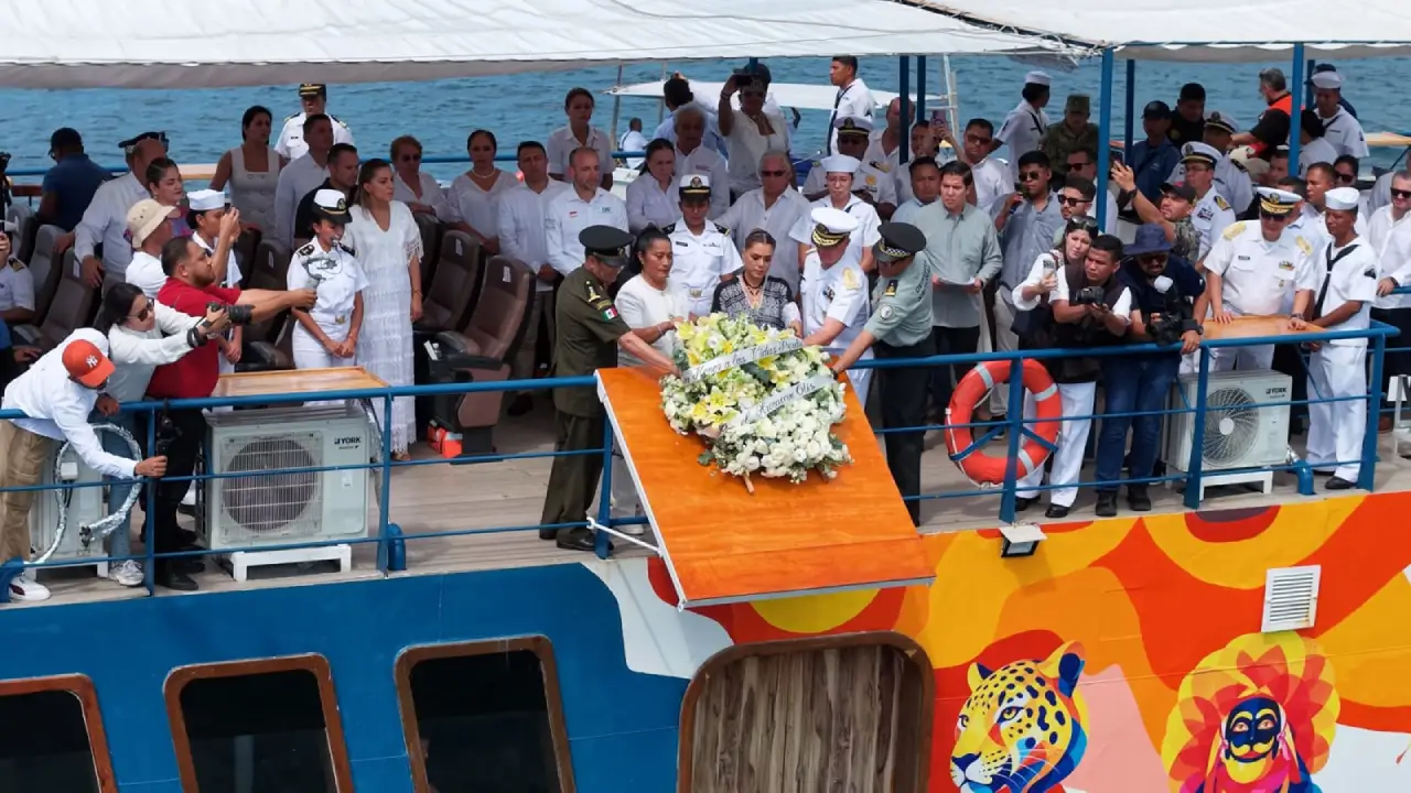 Impacto del Huracán “OTIS” Marina rinde homenaje a las víctimas en Acapulco