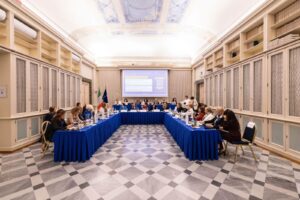 México consolida su liderazgo internacional mediante el diálogo parlamentario en Roma, donde Verónica Camino Farjat destacó la paridad de género y la importancia de proteger los derechos de las mujeres en los espacios de participación política.
