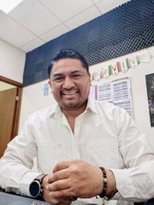 Julio César Hernández León reiteró su disposición de asumir la encomienda que el pueblo y su partido le confieran, al tiempo que llamó a privilegiar la unidad y el bienestar colectivo durante el proceso interno de Morena en Tabasco.