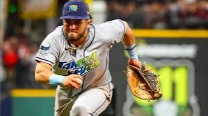 El mexicano Jonathan Aranda destacó con Tampa Bay Rays al conectar imparables y anotar una carrera, aunque su equipo cayó 3-2 ante Milwaukee Brewers en el Juego 1 de la Serie Mundial.