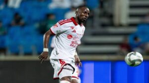 Julián Quiñones brilló en su regreso con el Al Qadsiah, al marcar un gol de penalti y dar dos asistencias en la goleada 5-0 ante Al Kholood en la Saudi Pro League.